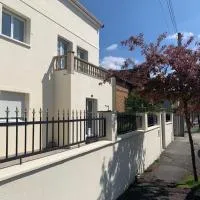 Villa Tenjin chambre 14: Bondy şehrinde bir otel