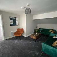 Stylish 2 bed apartment sea front location suite 3