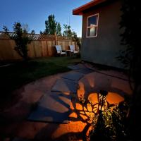 Cozy Orchard Garden Tiny House w Hottub AC Firepit, hotel in Hildale