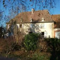 propriété familiale MERLE proche PARAY LE MONIAL, hotel a Vauban