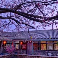Beijing Badaling Great Wall Caos Courtyard guesthousel 1Private english tour guide 2Pick up&Drof off &landmark visiting serivice3Very near to Badaling Great Wall4Offer free beijing travel guide5Traditonal Chinese courtyard, ξενοδοχείο σε Yanqing