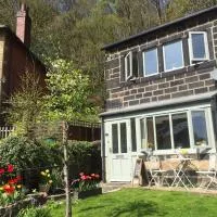 Calderside Cottage (2 BDR Central Hebden Bridge), hotel sa Hebden Bridge