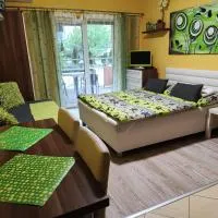 Slnečné apartmány, hotelli kohteessa Podhájska