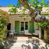 Hôtel Sous les Figuiers、サン・レミ・ド・プロヴァンスのホテル