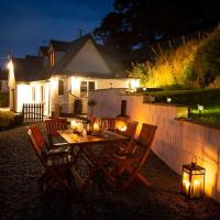 Hillside Cottage, countryside views near Llangollen