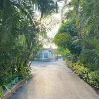 Baan Suan Palm Resort, хотел в Утрадит