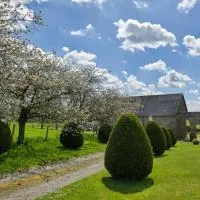 Le Manoir de la Beslière - Gîte et Chambres d'hôtes، فندق في Folligny