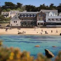 Logis Hôtel Saint Guirec Et De La Plage, hotel a Perros-Guirec
