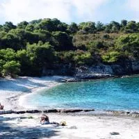 Retro room-Otok Vis โรงแรมในPodstražje