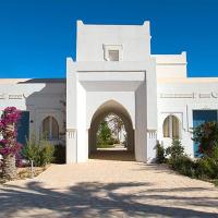 Parc Djerba Explore Résidence, hotel in Taguermess