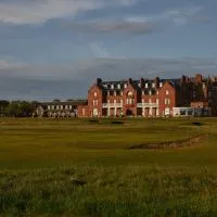 Marine Troon โรงแรมในทรูน