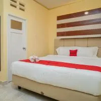 RedDoorz Plus Syariah near Pasar Turi, hotel u gradu Kandangsapi