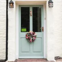 The Green Door Vegan B&B, hotel Llanonban