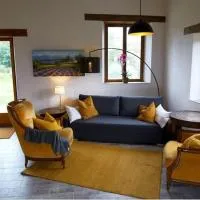Walnut Lodge Espas 2 bedroom, Barn Conversion, khách sạn ở Espas