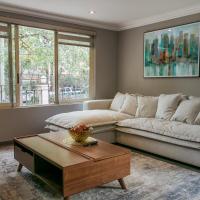 New and Beautiful in Lincoln Park 2BR/2BA Jacuzzi
