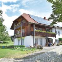 Stunning apartment in Waldmnchen with 3 Bedrooms and WiFi, Hotel in Gleißenberg