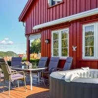 Beautiful Home In Risr With 4 Bedrooms, Sauna And Internet