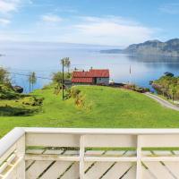 Amazing Home In Holmefjord With 4 Bedrooms And Wifi