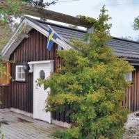 Stunning Home In Lärbro With Wifi, מלון בLärbro