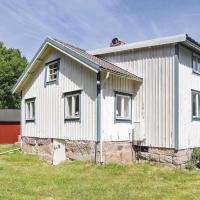 Two-Bedroom Holiday Home in Hunnebostrand, hotell i Hunnebostrand