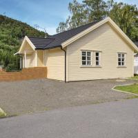 Awesome home in Farsund with 3 Bedrooms, Jacuzzi and WiFi