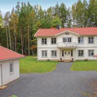 Beautiful Home In Jnkping With 5 Bedrooms, Wifi And Indoor Swimming Pool, hotel near Jönköping Airport - JKG, Norrahammar