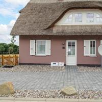 Awesome home in Boiensdorf with 2 Bedrooms, Sauna and WiFi, Hotel in Güstow