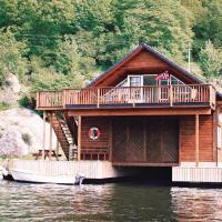 Amazing Home In Farsund With 3 Bedrooms And Wifi