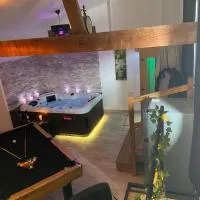 Le Cosily jacuzzi et sauna privatif, hotell sihtkohas Cuvilly