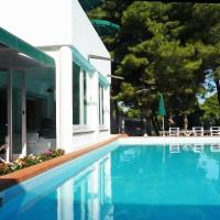 Hotel Kyrie Isole Tremiti: San Domino'da bir otel