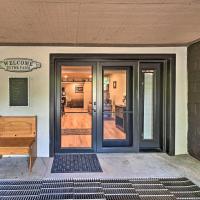 Sun-Dappled Apt on Oak Creek with Patio and Grill