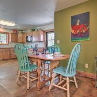 Chic Retro Retreat in Choteau Walk to Dtwn!