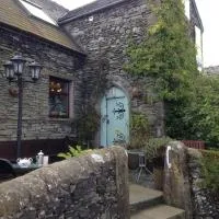The Old School B&B, hotel Tebayben