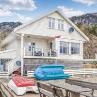 Stunning Home In Vanvik With Wifi And 4 Bedrooms