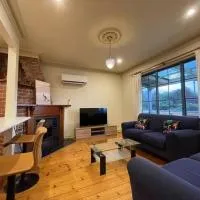 Ocean Road Holiday House, hotel em Marengo