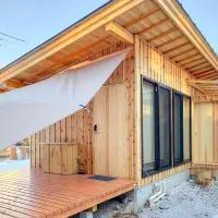 Yatsugatake Little Village Hotel, hotel i Hara