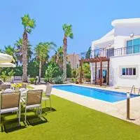 Sea View Villa -Private Pool - 1 Min Walk to Beach, hotelli Agia Napassa