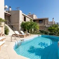 Elia Woodstone Houses، فندق في Elia