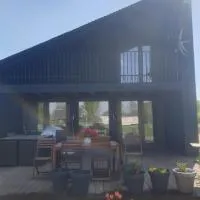 Domek nad wodą, hotel v destinaci Łuka
