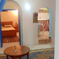 2 bedrooms apartement with terrace and wifi at Tunis 4 km away from the beach, hotel en Túnez