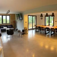 CHALET LA FOUGERE 15 personnes 180m2 bauges Savoie Thoiry, hotel in Thoiry