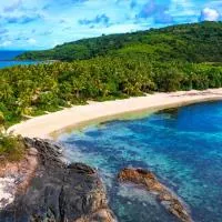 Barefoot Manta Island Resort, hotel em Drawaqa Island