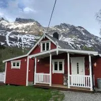 Solvang World Heritage Camping, hotel a Eidsdal