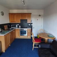 Stylish, comfortable apartment with balcony, hotel perto de Aeroporto de Plymouth City - PLH, Plymouth