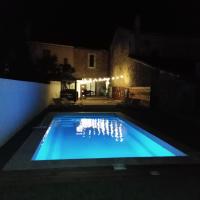 maison a bizanet avec piscine、Bizanetのホテル