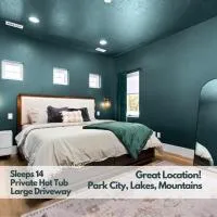 New Mountain Retreat with Hot Tub & Putting Green，黑柏市的飯店
