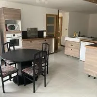 Appart Fourchambault 6/8 personnes rez de chaussée, hotel en Fourchambault