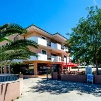 Hotel Laguna, hôtel à Privlaka