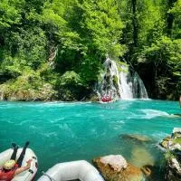 Rafting Camp Modra Rijeka, khách sạn ở Šćepan-Polje