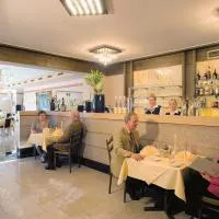 Hotel Schünemann, хотел в Щайнфурт
